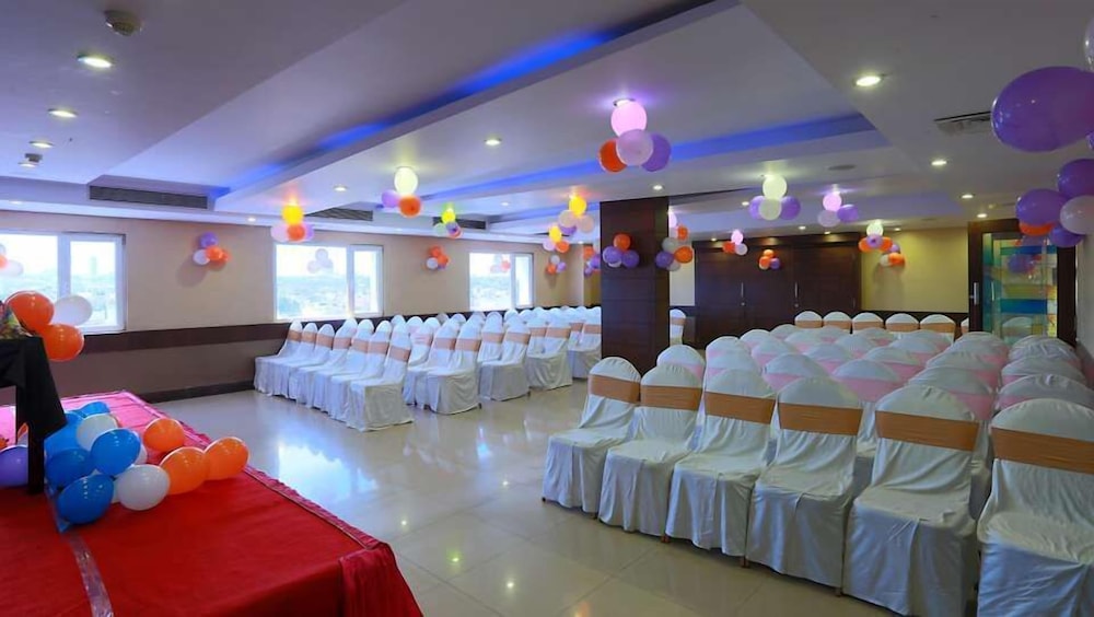 OYO 16804 Hotel Abhimaani Vasathi 16/16