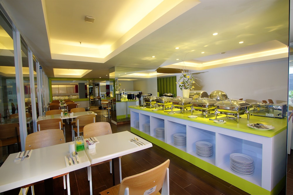 favehotel Gatot Subroto 33/45