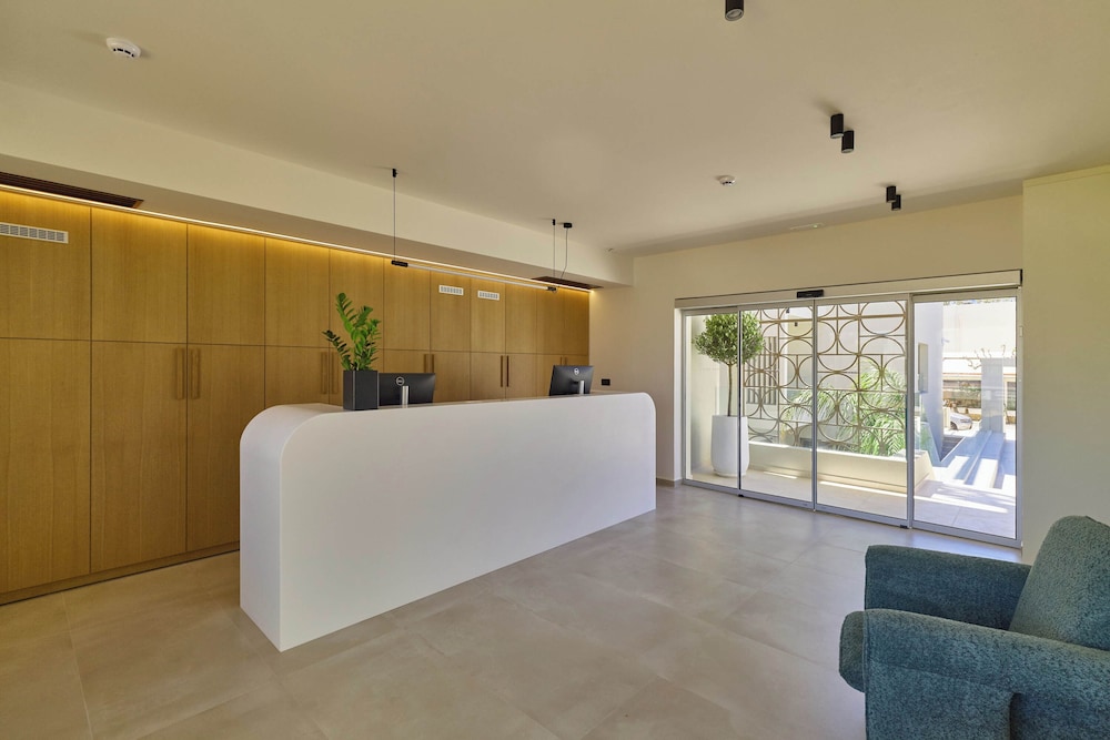 Inea Hotel and Suites 19/78