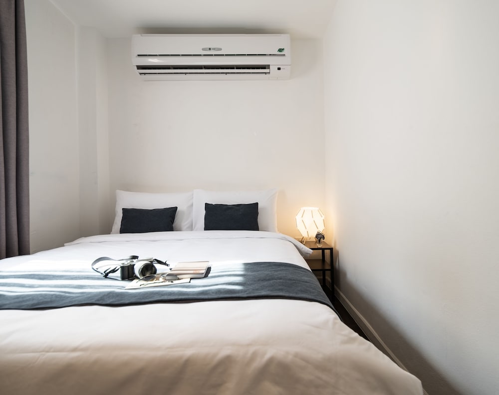 Warm Window Silom - Hostel 9/69