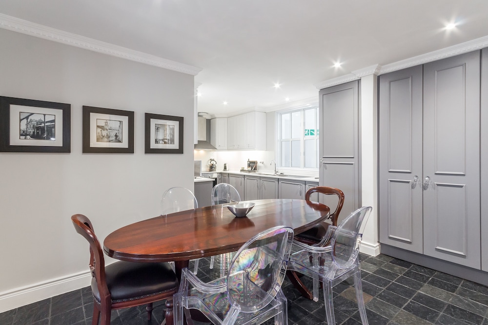 Romney Park All Suite Hotel And Spa 58/74