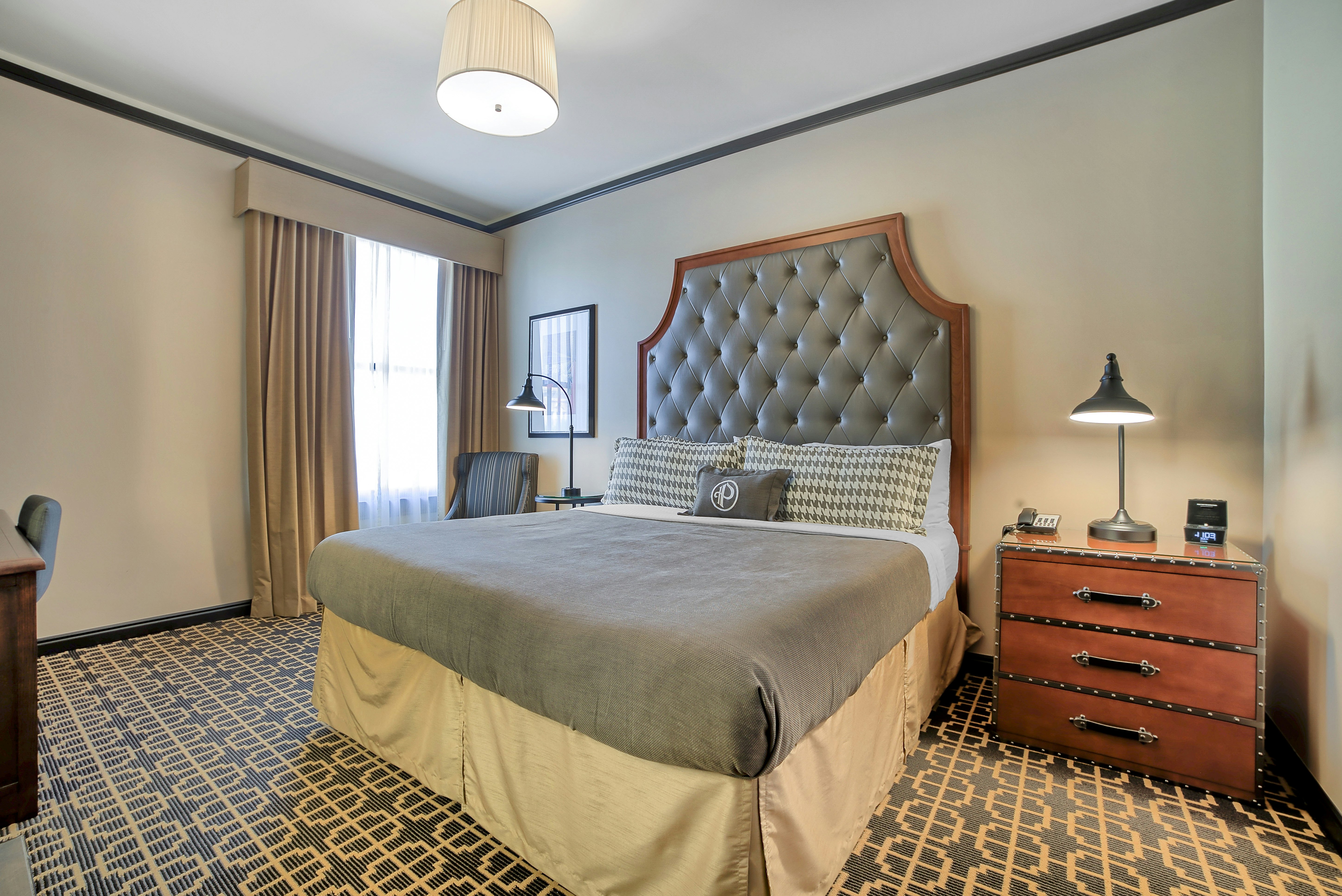 1 BEDROOM, SUITE, KING BED