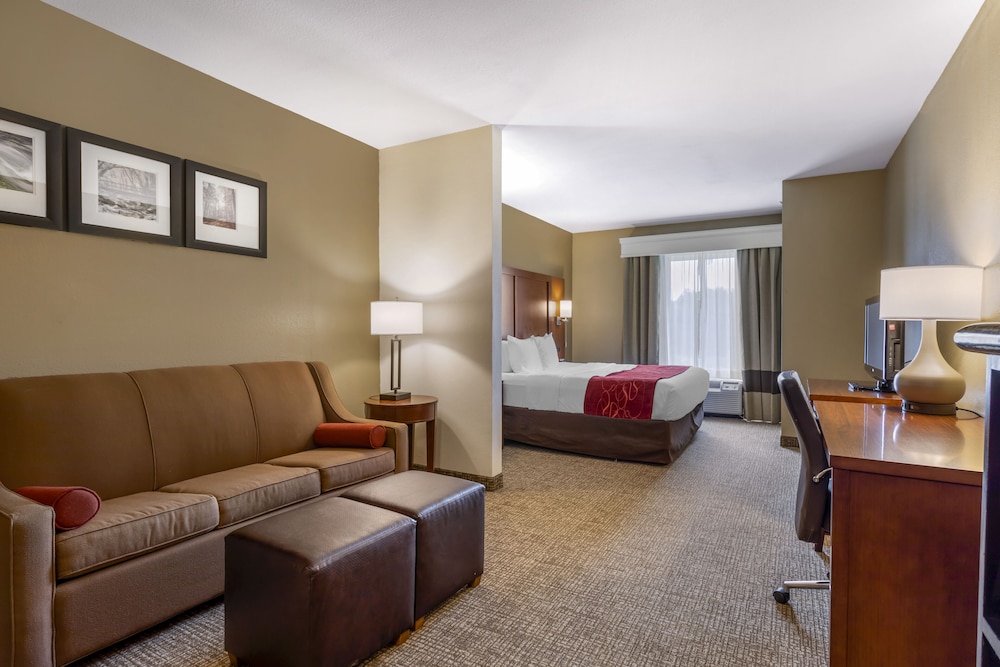 Comfort Suites Knoxville North 32/45