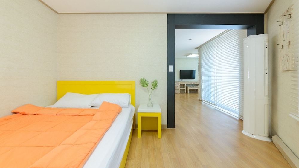 Gapyeong Apple Lodge Pension 12/50