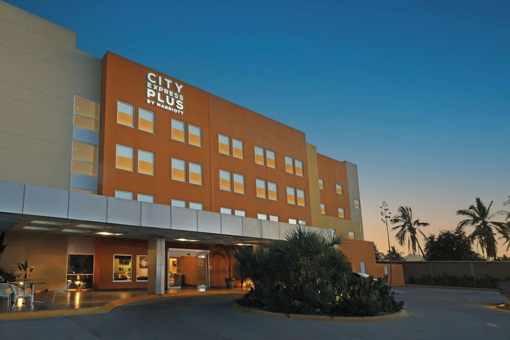 City Express Plus by Marriott Cabo San Lucas 7/69