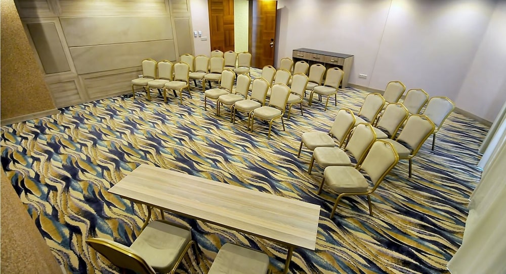 Elite Hotel Darica 54/75