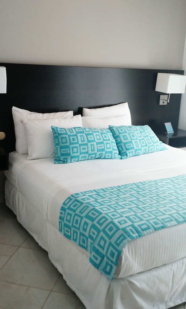 Hotel Manantial 17/68