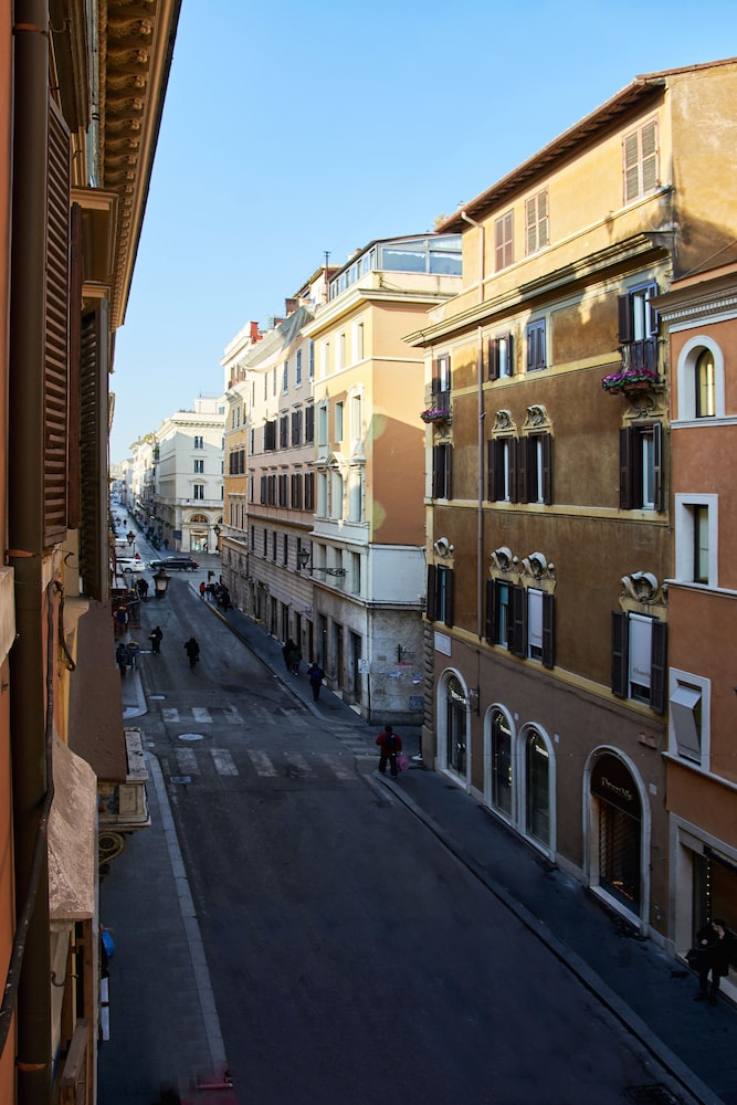 Townhouse Condotti 29 44/53