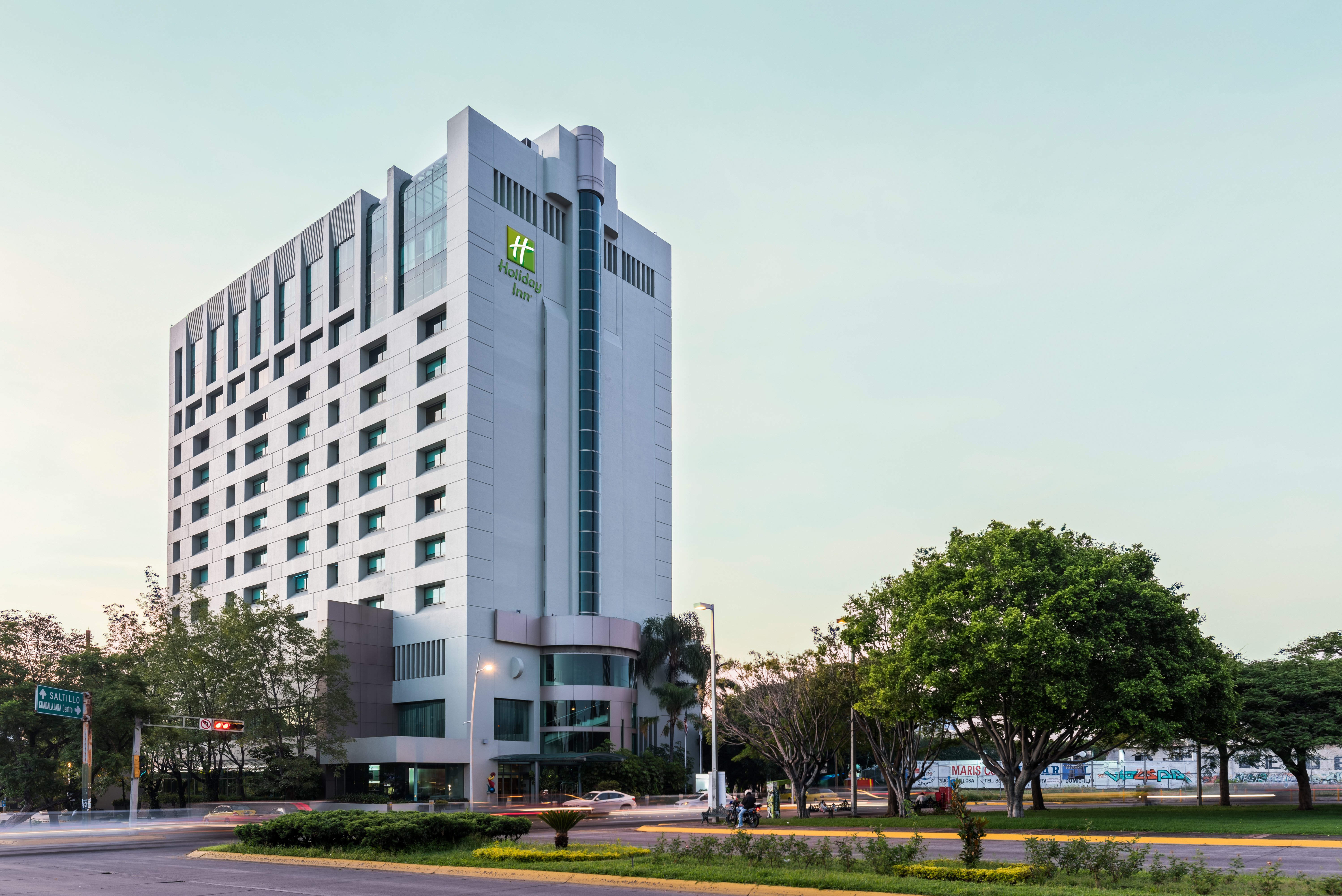 HOLIDAY INN SELECT GUADALAJARA 4/72