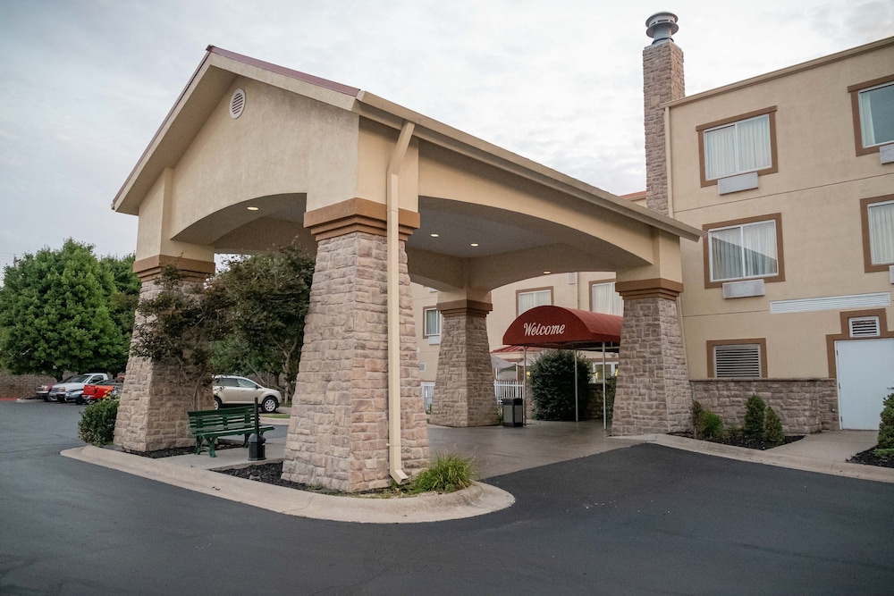 Baymont By Wyndham Springfield I-44 2/34