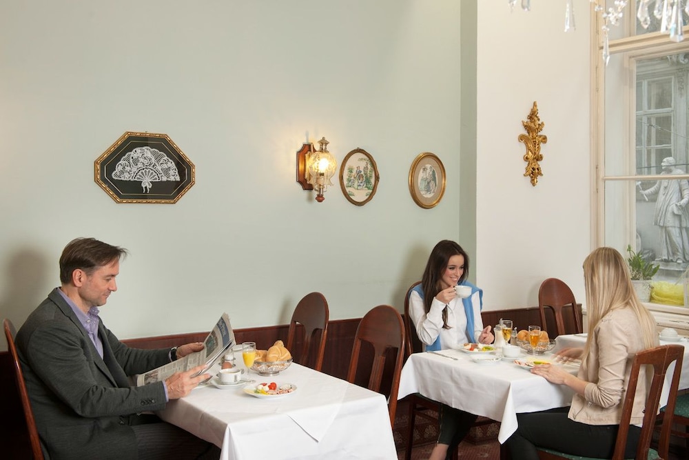 Pertschy Palais Hotel 46/56