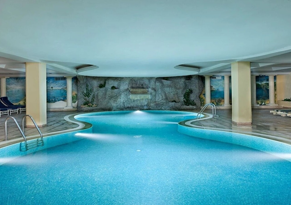 Ozkaymak Marina Hotel 74/98