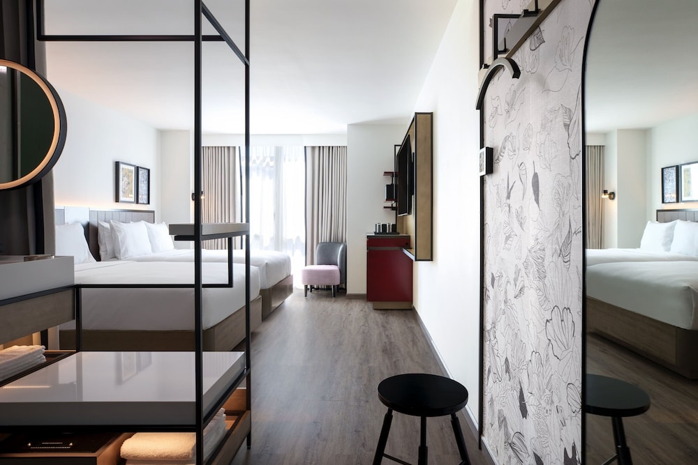 Renaissance New York Flushing Hotel at Tangram 22/44