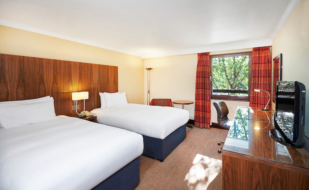 DOUBLETREE BY HILTON SOUTHAMPTON 22/93