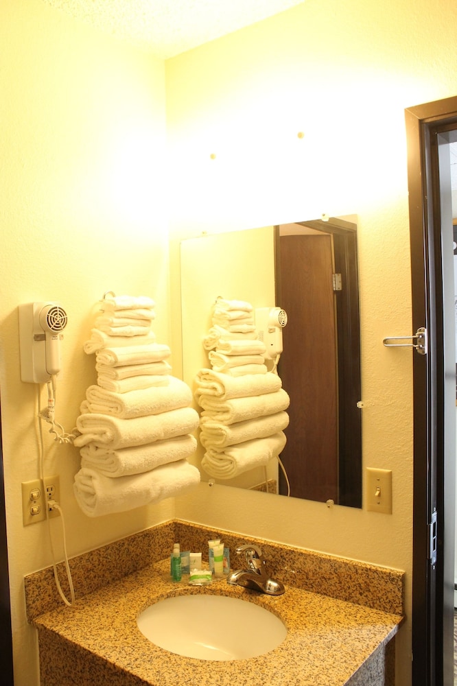 Lone Tree Inn Sidney By Hotel O 36/53