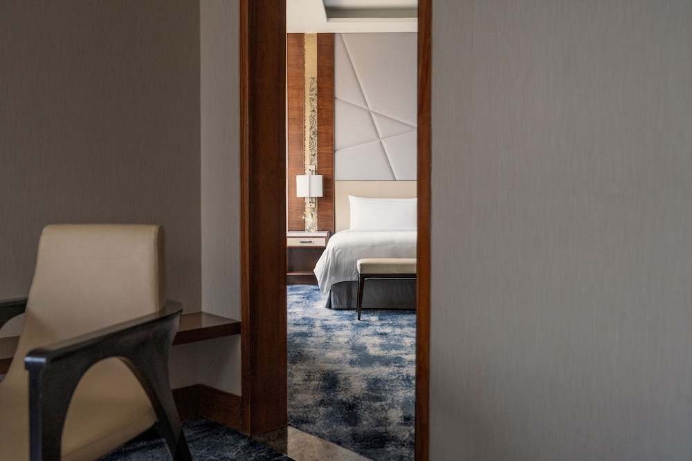 Shangri La Eros New Delhi Hotel 49/72
