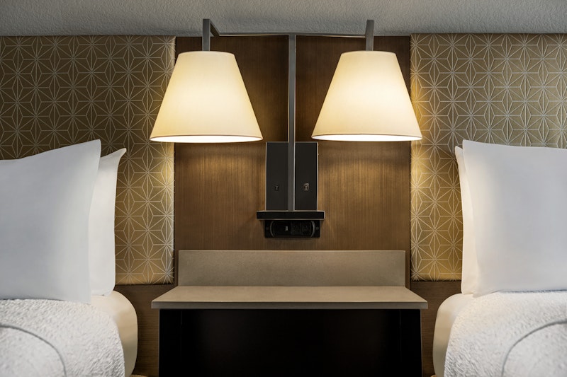 Hampton Inn Tropicana 22/30