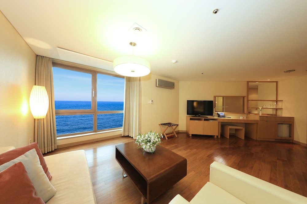 Ocean Suites Hotel Jeju 30/50