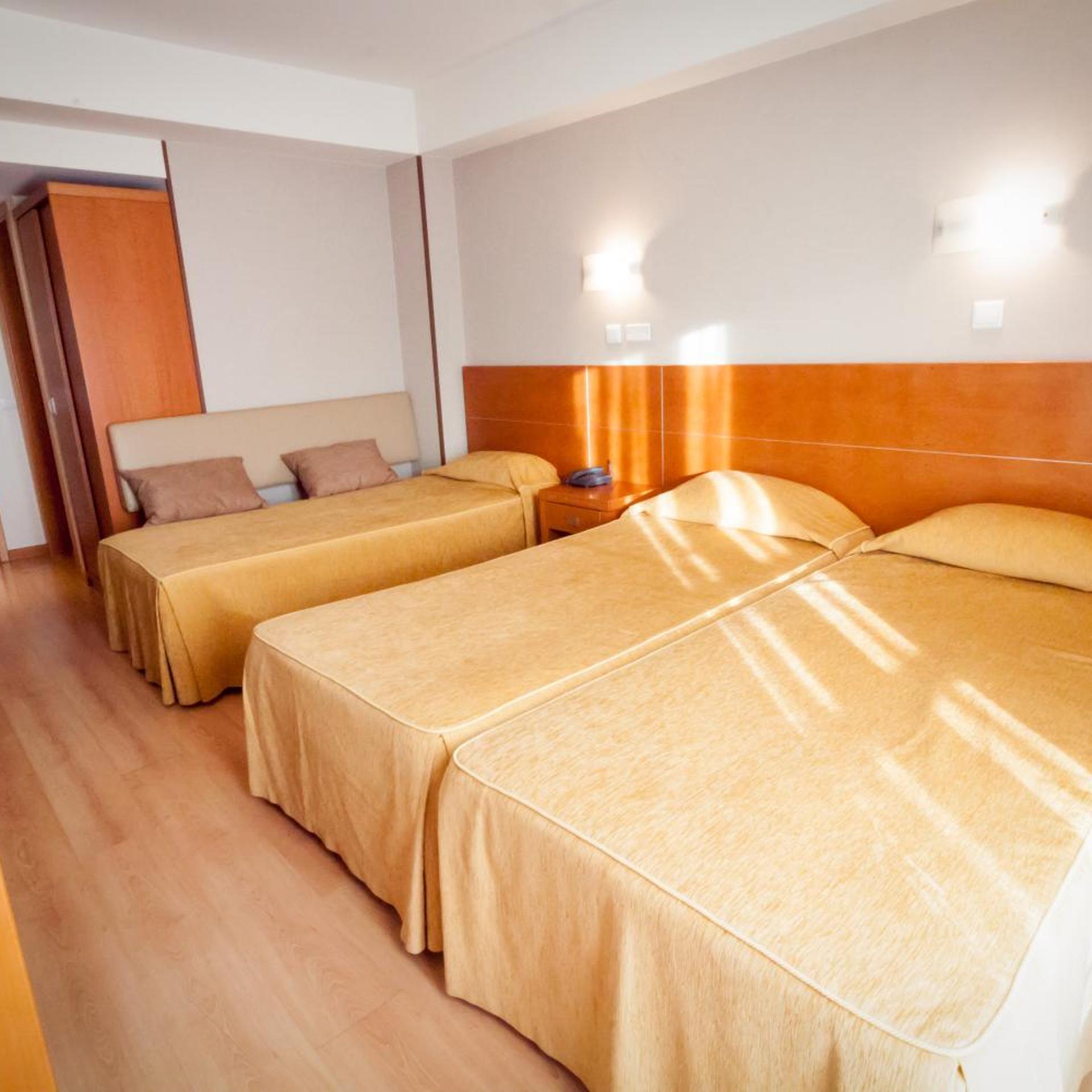 Hotel 4 Estacoes 15/50