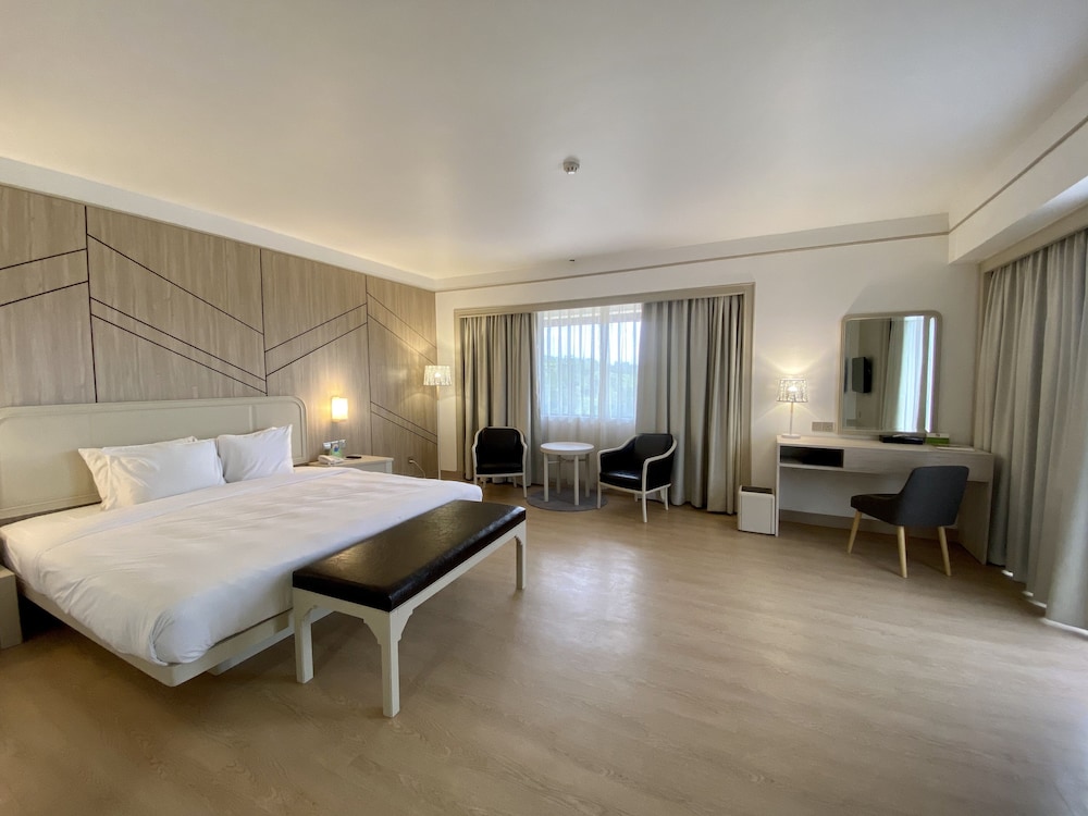 SABAH HOTEL SANDAKAN 28/69
