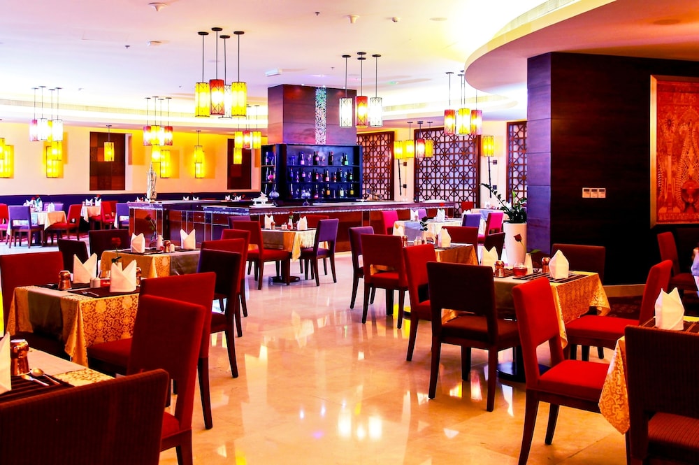 Grand Regal Hotel 41/60