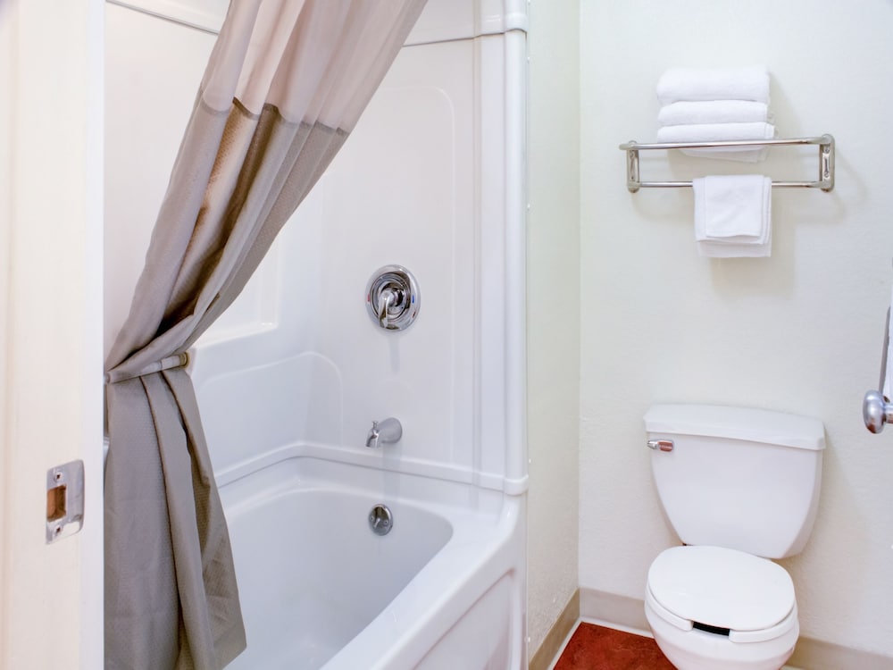 Travelodge by Wyndham Miles City 10/60