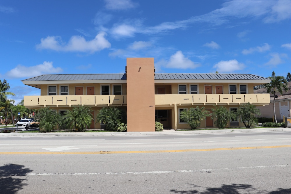 curtis inn and suites