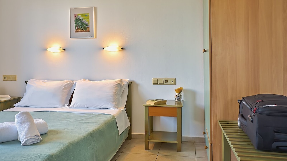 Dionysos Apartments And Studios 32/61