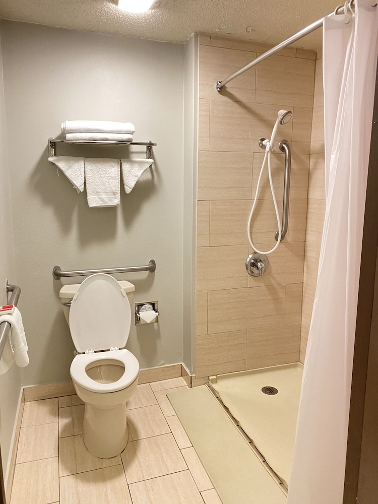 Travelodge by Wyndham Laurel 36/59