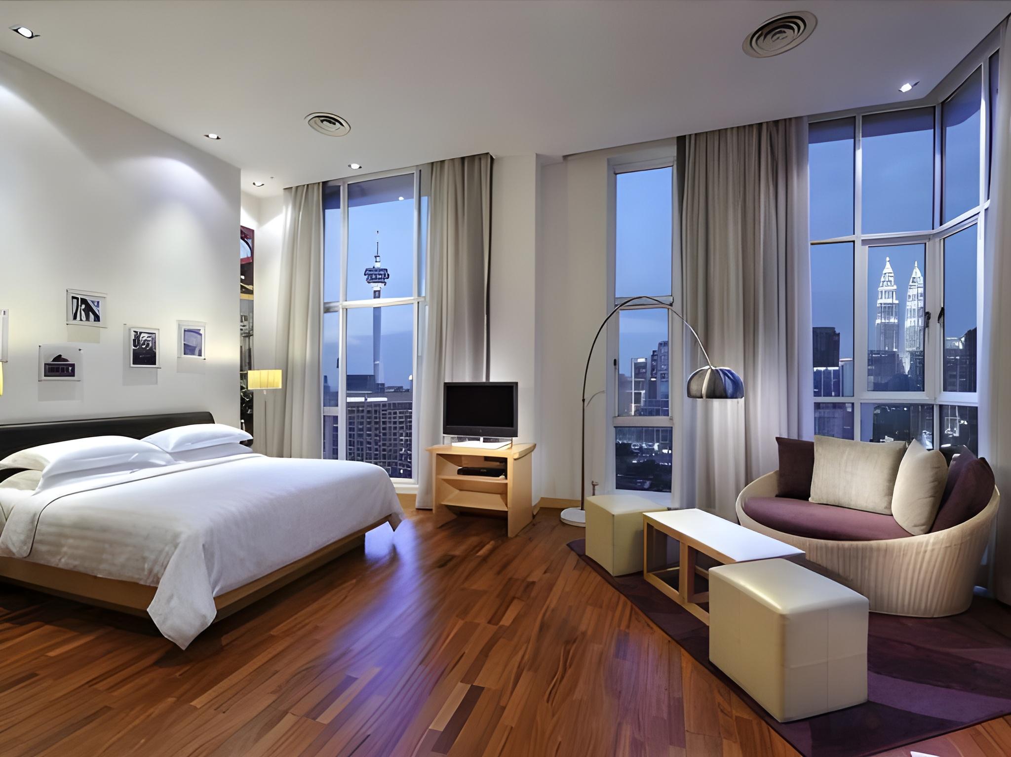 10 Rooms, Premium, Corner