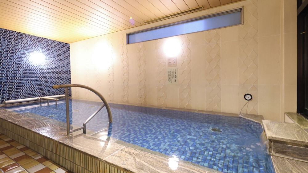 swimming pool spa