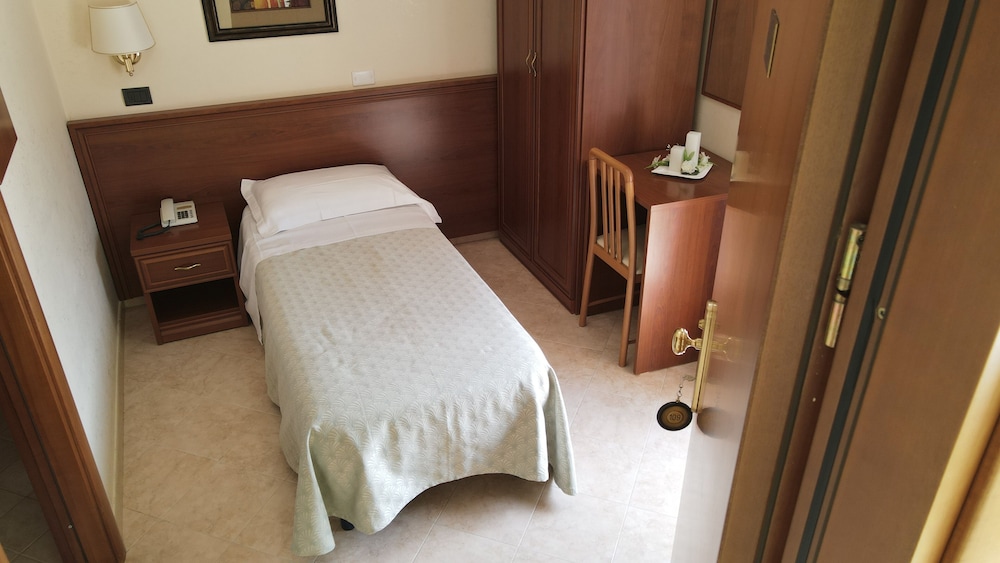 Hotel Dei Pini 38/62