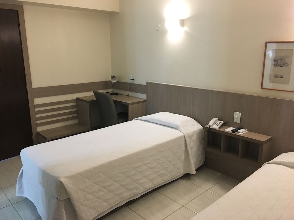 Hotel Embaixador 18/76