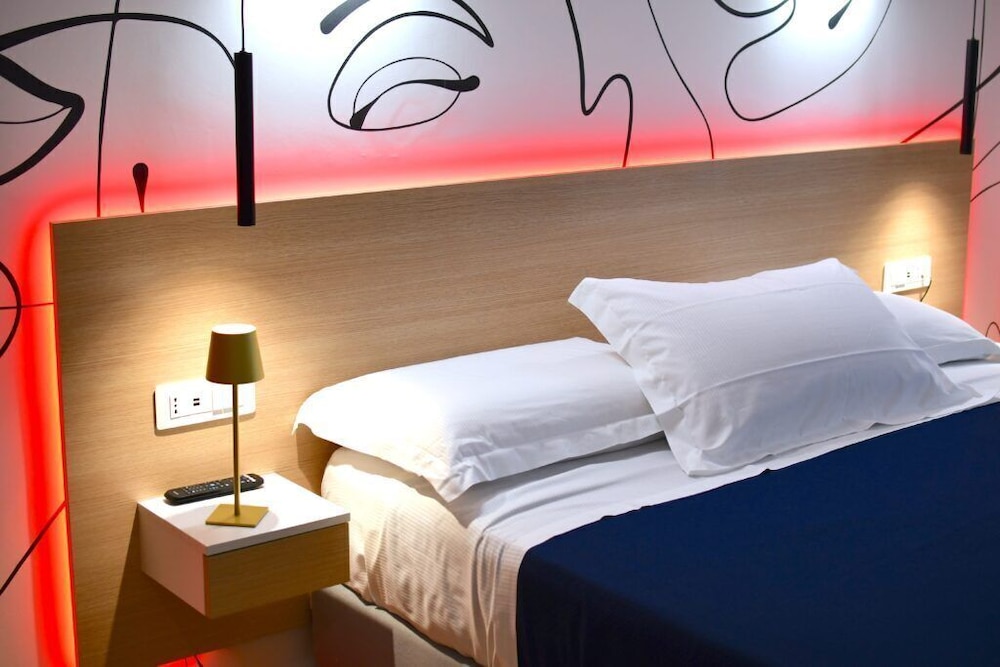 Bajamar Beach Hotel 24/49