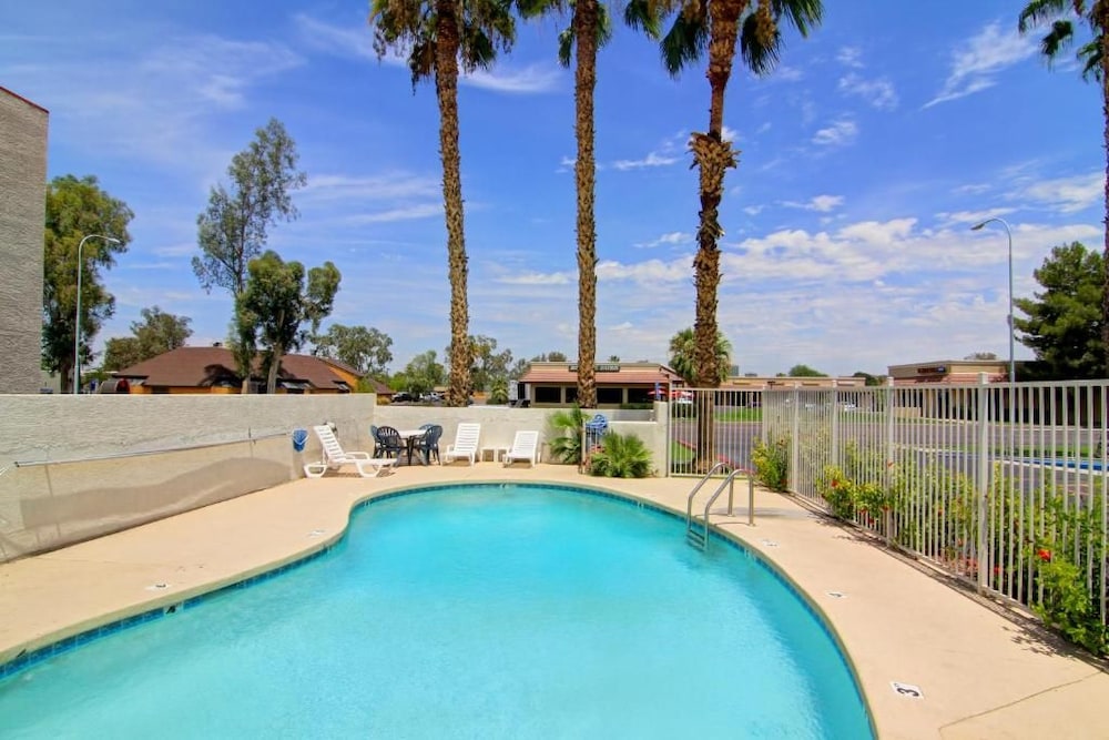 Motel6 Tempe, AZ - Broadway - ASU 39/63