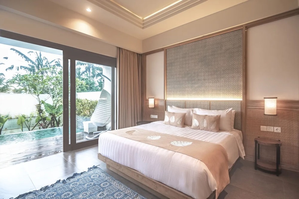 Daun Lebar Villas 12/50