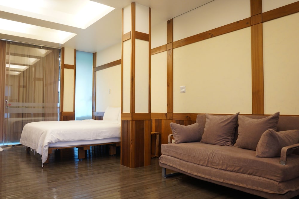 Artisan Hostel B&B 11/41