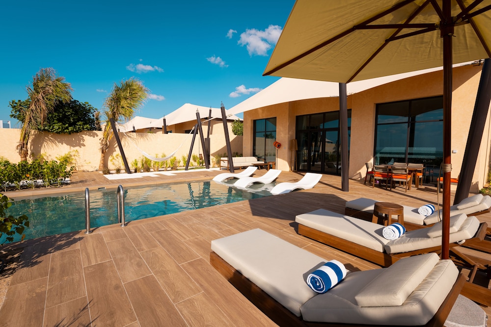 Bab Al Nojoum Hudayriyat Villas 30/62