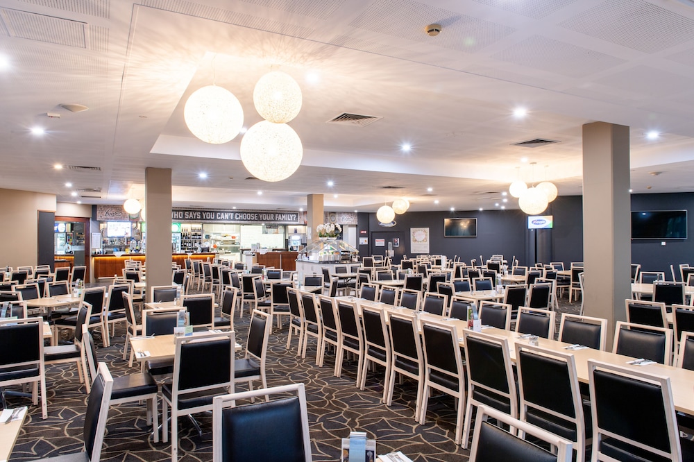 MAWSON LAKES HOTEL 45/64