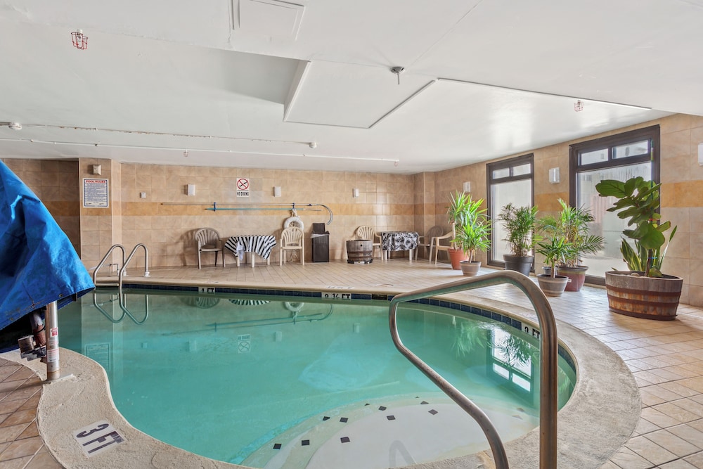 Americana Hotel Oceanfront 45/68