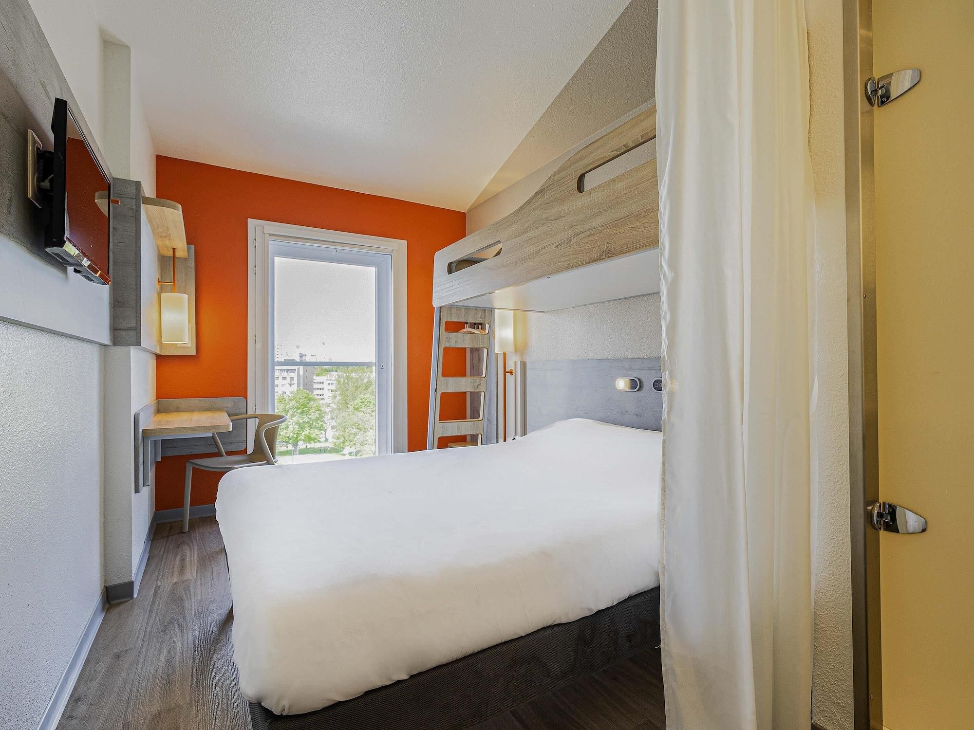Room, Triple, Multiple Beds
