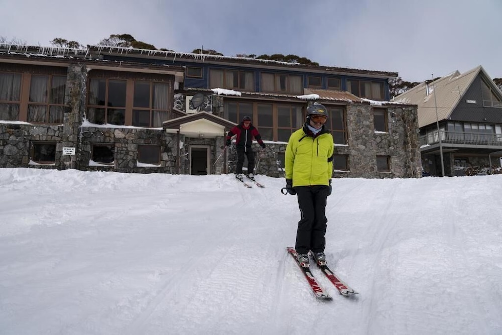 Boonoona Ski Lodge 6/50