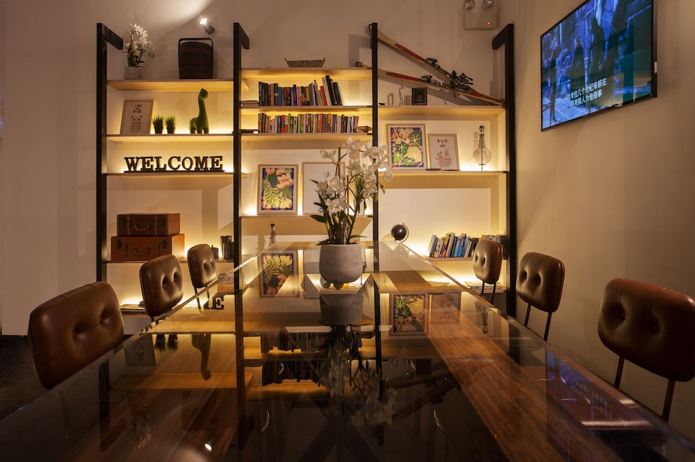 Hako Hotel (Mount Austin) 20/32
