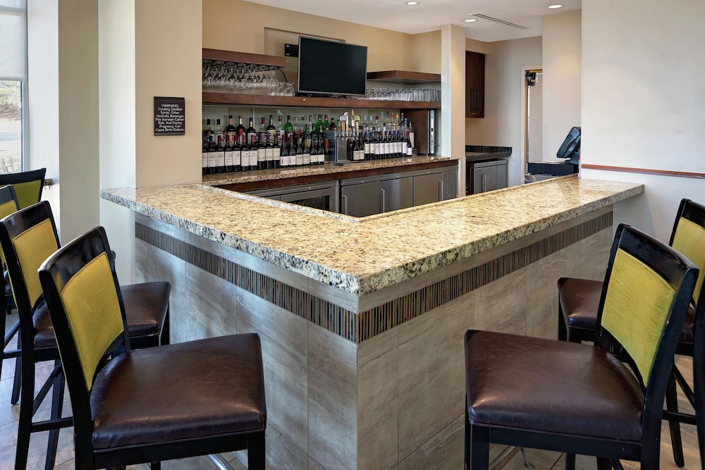 Hilton Garden Inn Hartford North/Bradley Intl Airport 6/50