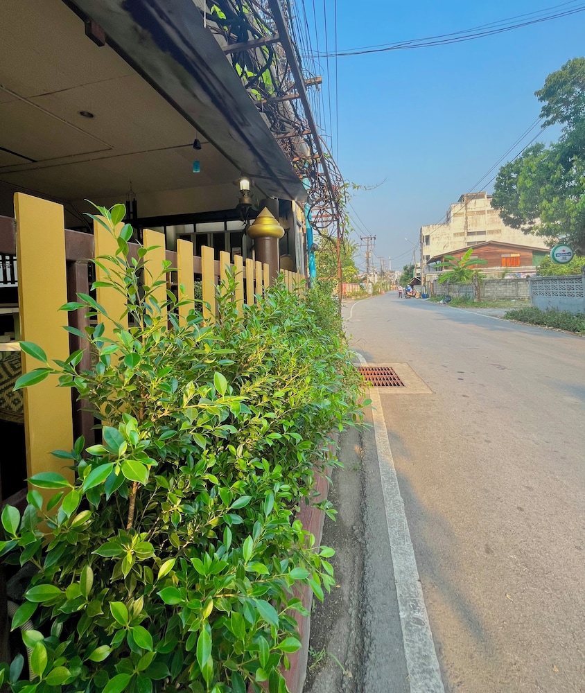 Baan Baramee Guesthouse 42/50