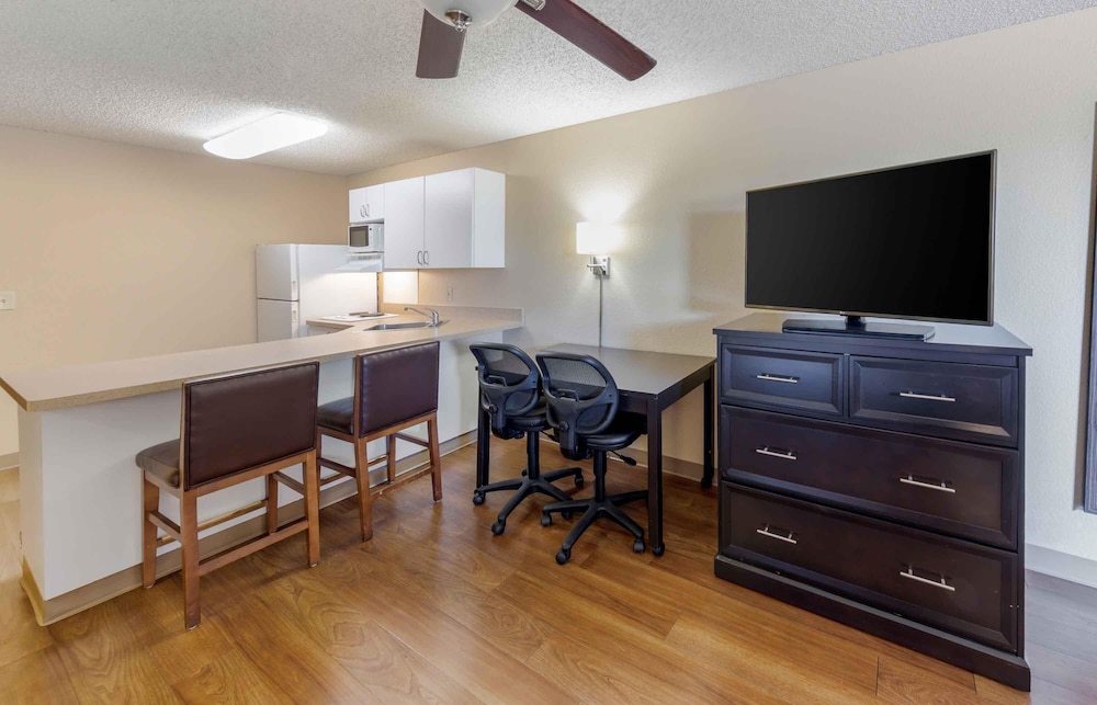 Extended Stay America Suites Los Angeles Arcadia 41/51