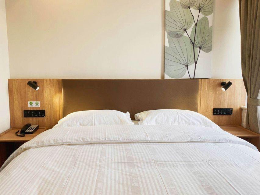 BUSINESS, DOUBLE BED