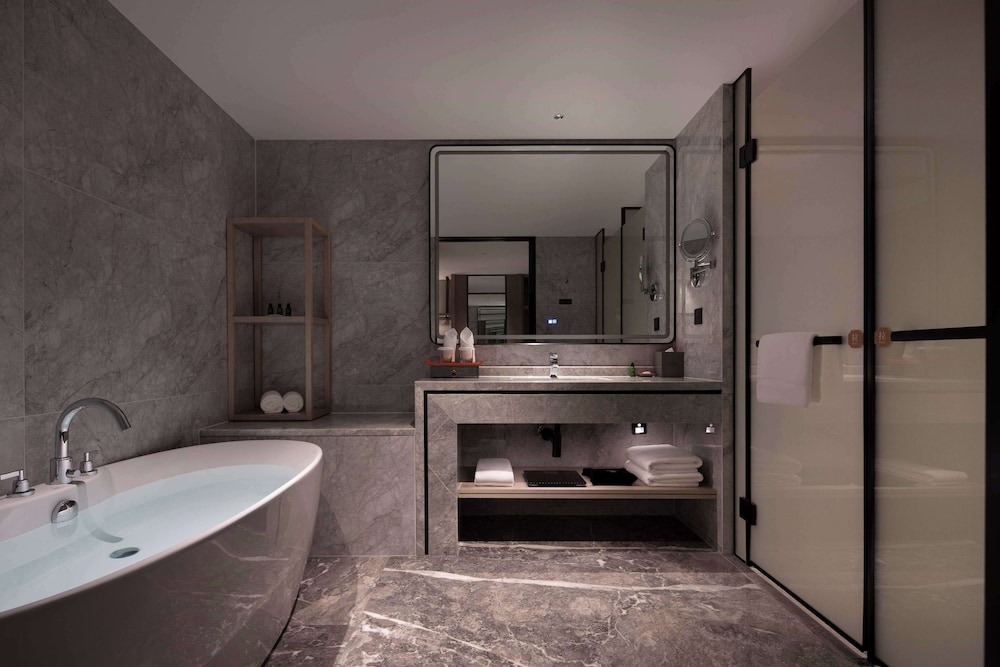 Howard Johnson Airport Hotel Changsha 57/58