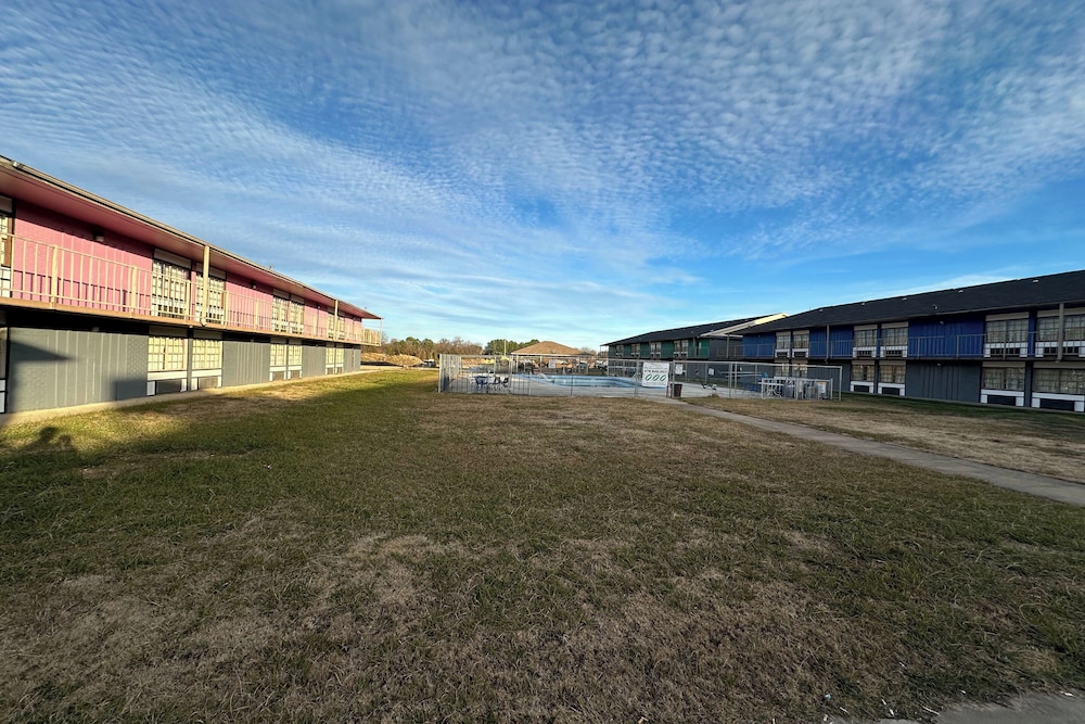 River Valley Inn and Suites 37/42