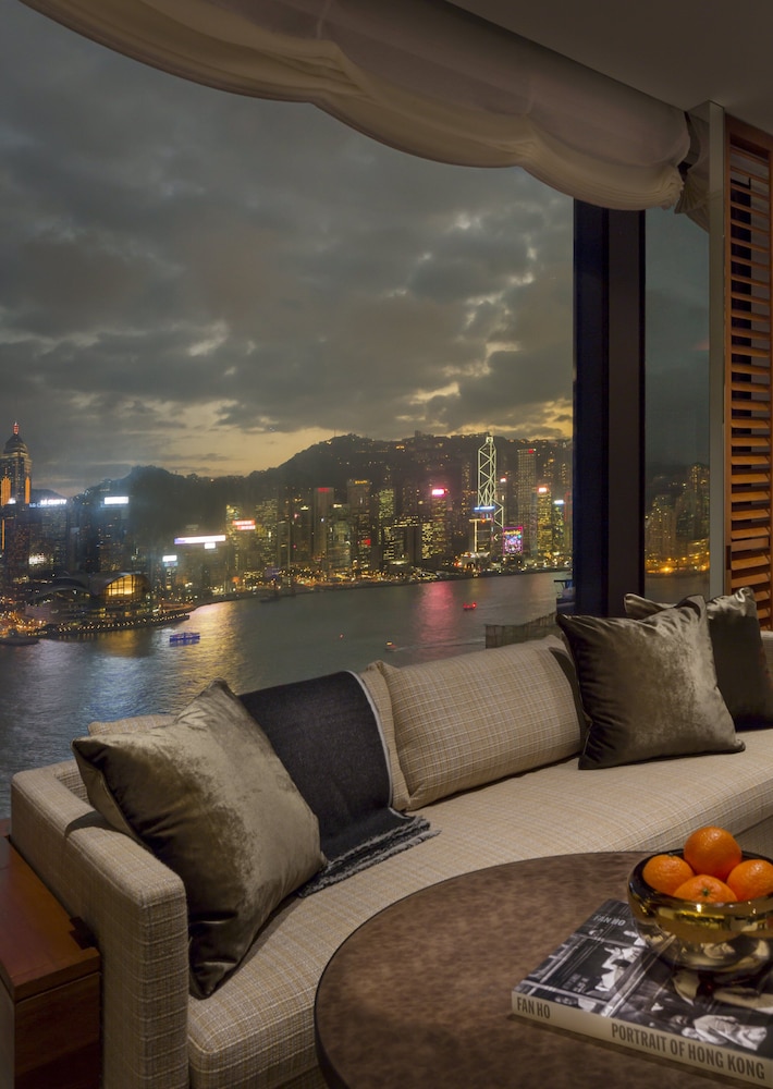 Rosewood Hong Kong 48/85